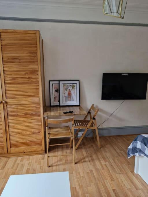 Bright Studio Apartment In A Perfect Location Λονδίνο Εξωτερικό φωτογραφία
